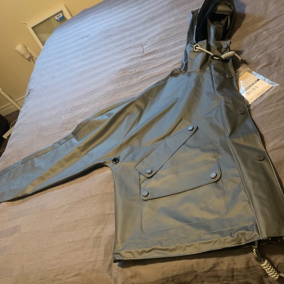 Hunter Cropped Rain Jacket - Picture 4 of 5